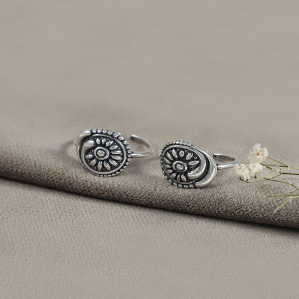 Jiya Dazzling Silver Toe Rings
