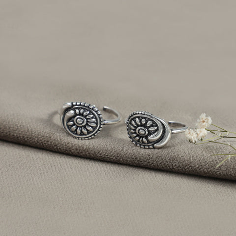 Dazzling Silver Toe Rings