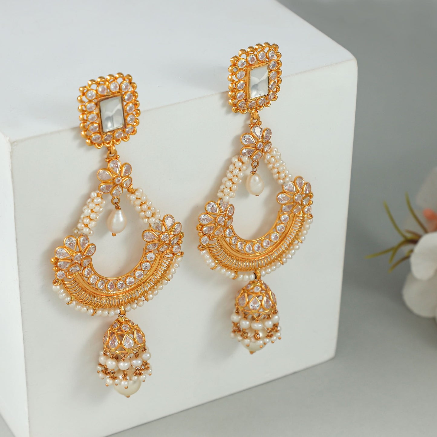 Nishka Pleasing Gold Earrings