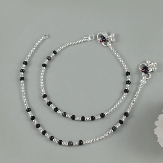 Nisha Black Bead Silver Anklets