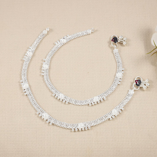 Aaradhya Silver Anklets