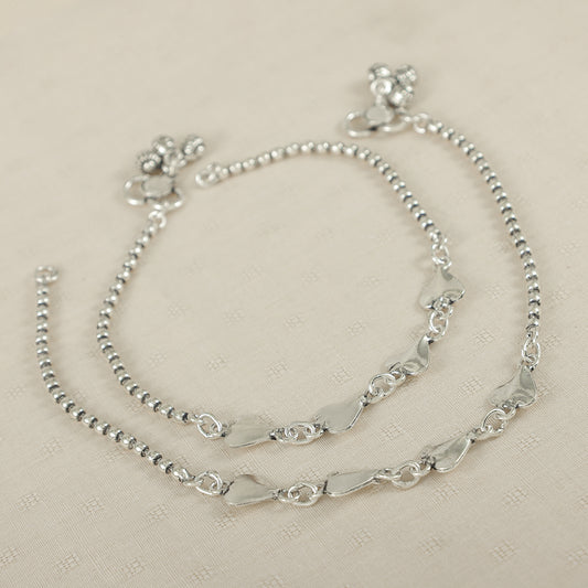 Ria Alluring Silver Anklets