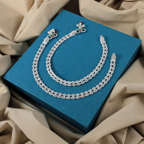 Gleaming Chain Beauty Silver Anklets