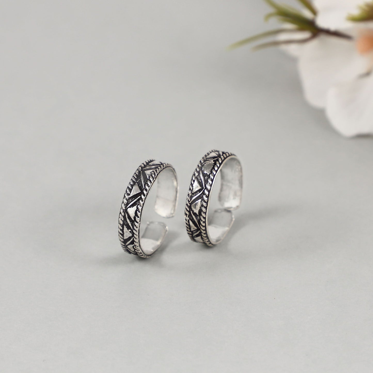 Ekta Silver Toe Rings
