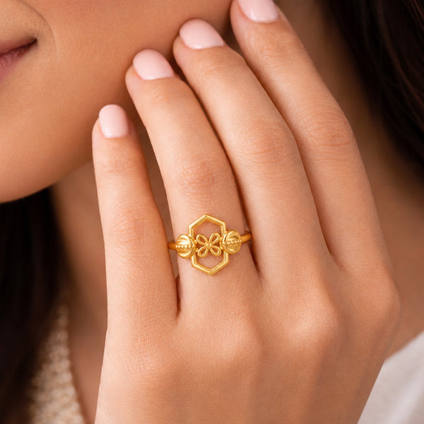 Shanaya Floral Glow Gold Ring