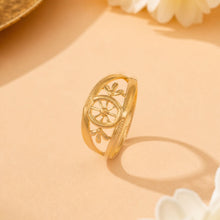 Vihana Floral Wheel Design Gold Ring