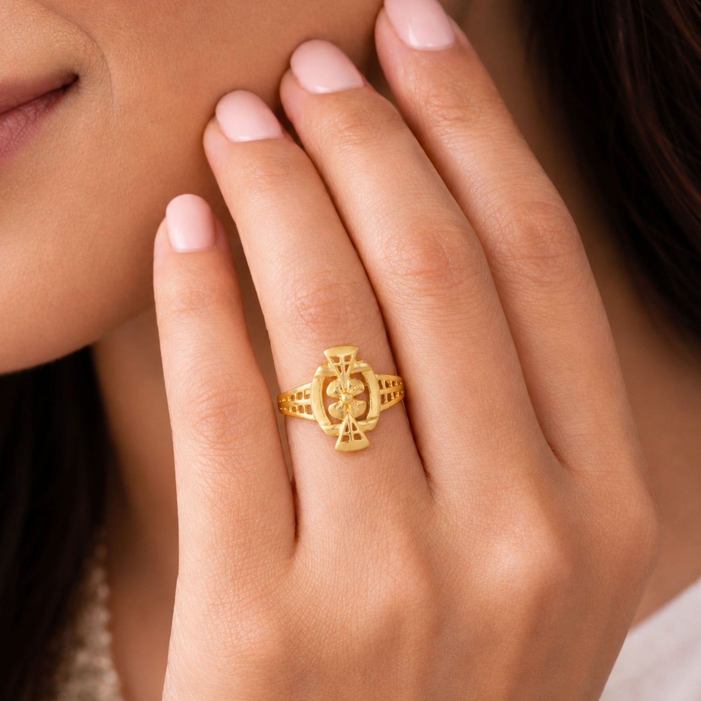 Aashi Florenza Charm Gold Ring
