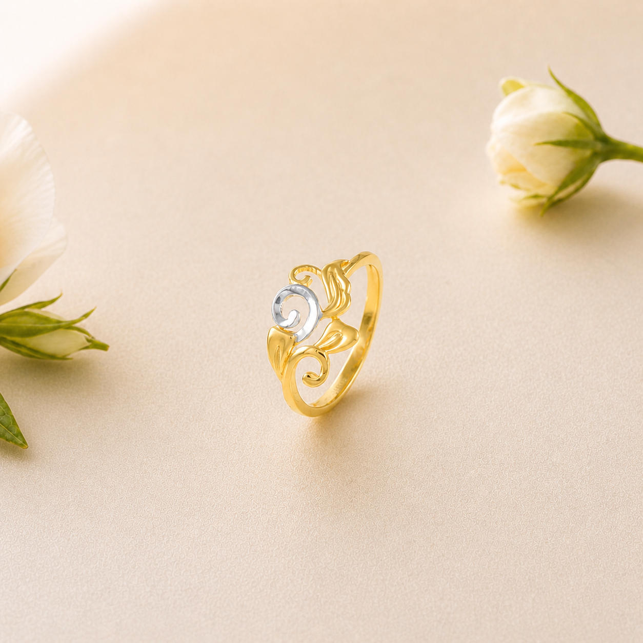 Ruhvika Twirl Gold Ring