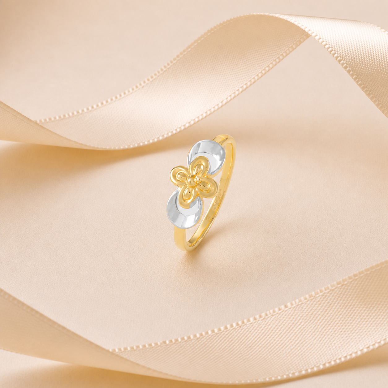 Divya Florique Bloom Gold Ring