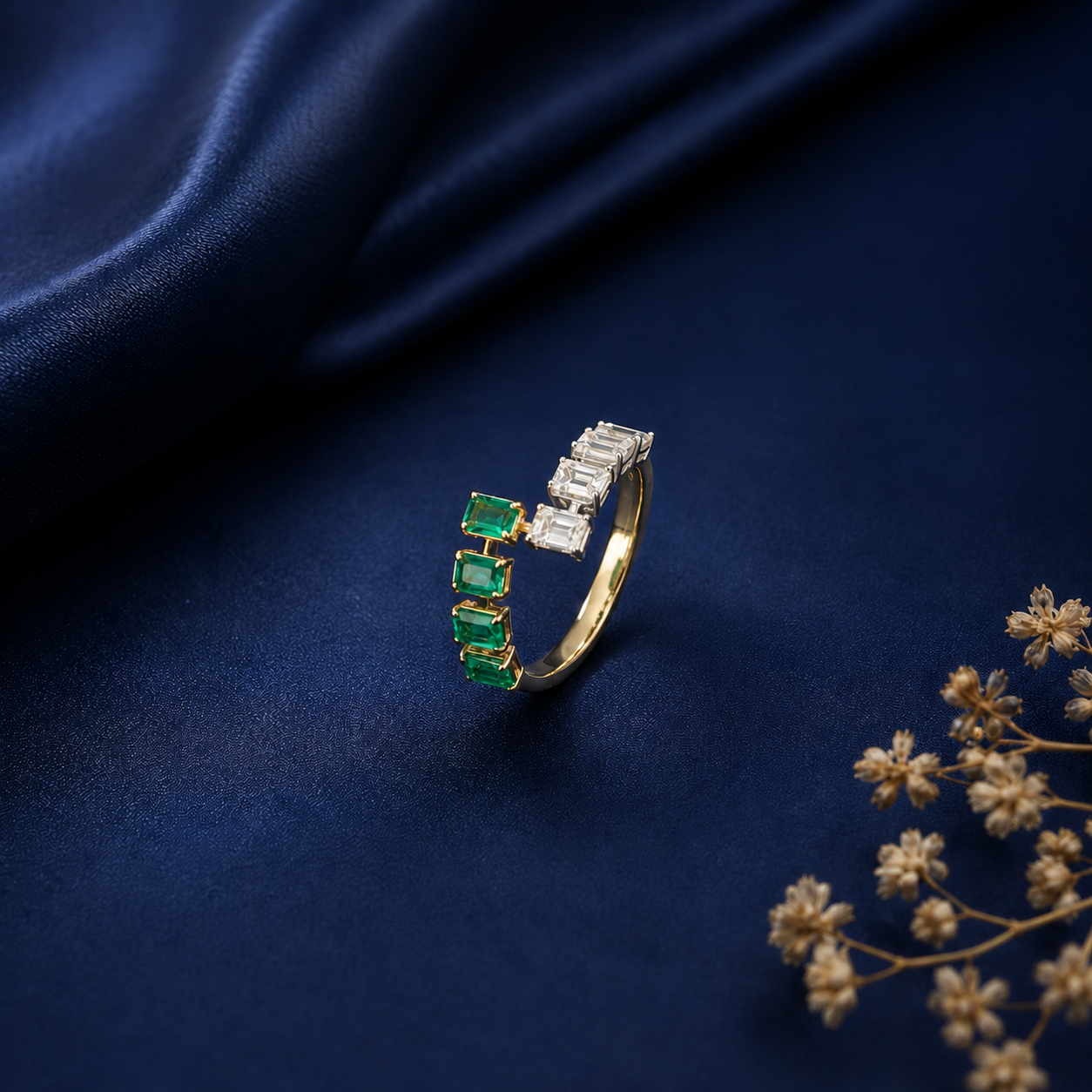 Zariya Emerald Diamond Ring