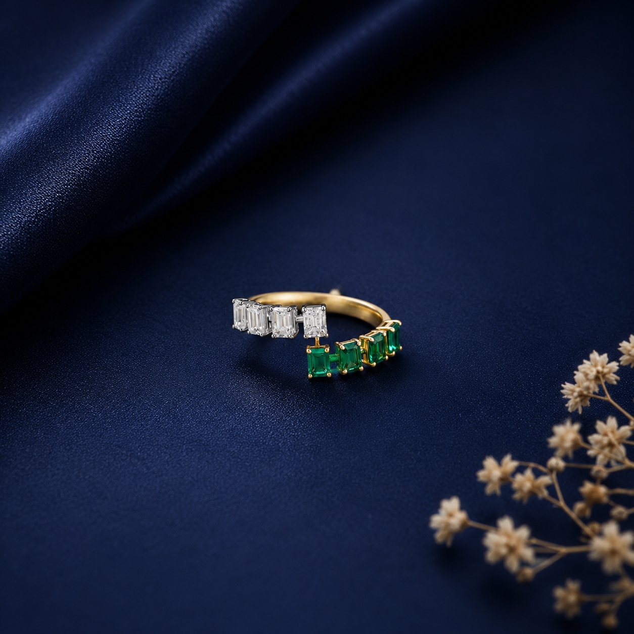 Zariya Emerald Diamond Ring