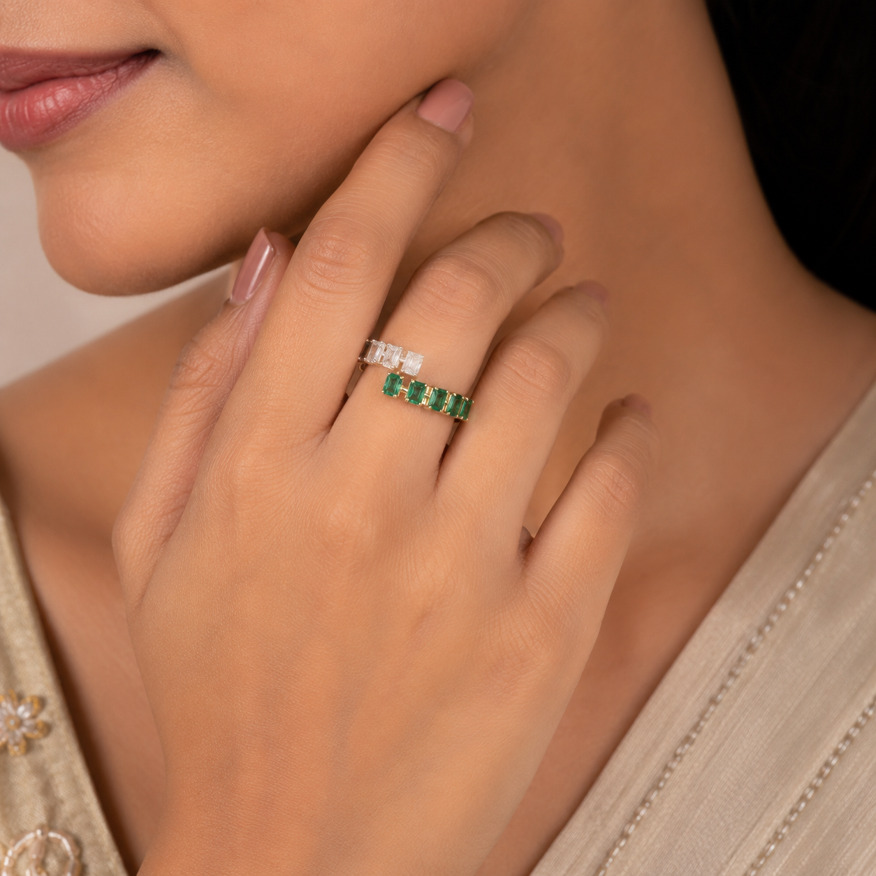 Zariya Emerald Diamond Ring