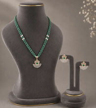 Zariya Emerald Grace Diamond Pendant Set