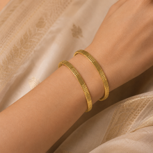 Kanika Grace Gold  Bangles