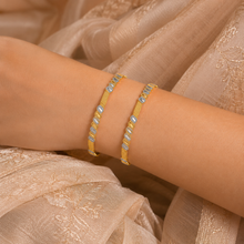 Dual-Tone Link Pattern Gold Bangles
