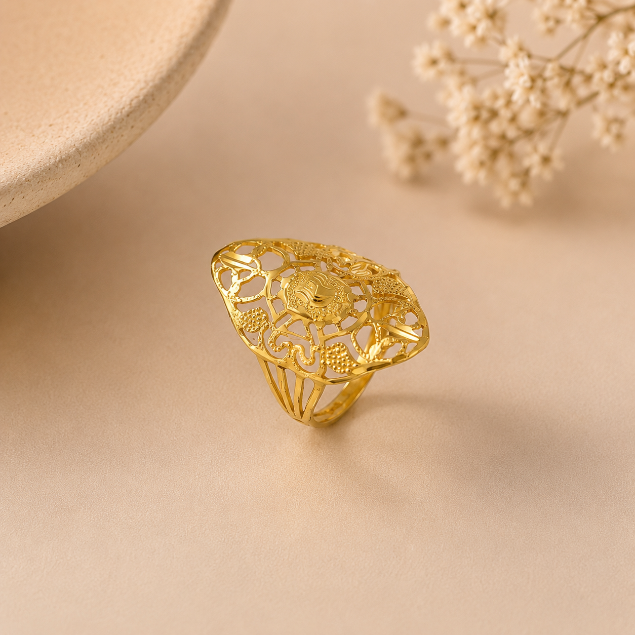 Vanshika Pleasing Gold Ring