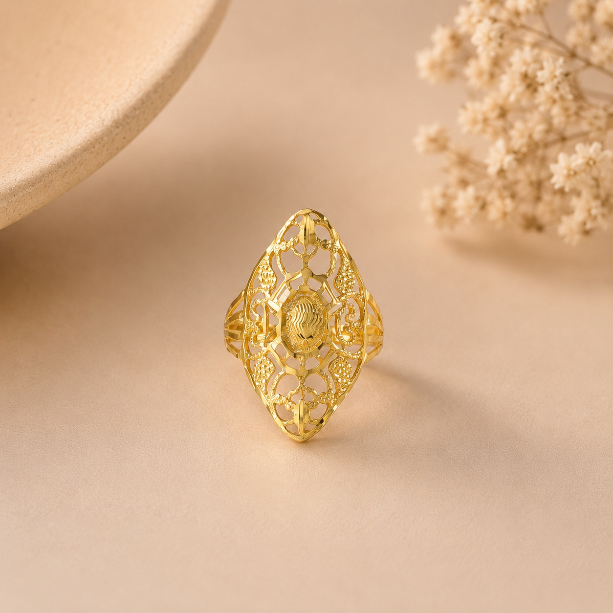 Vanshika Pleasing Gold Ring
