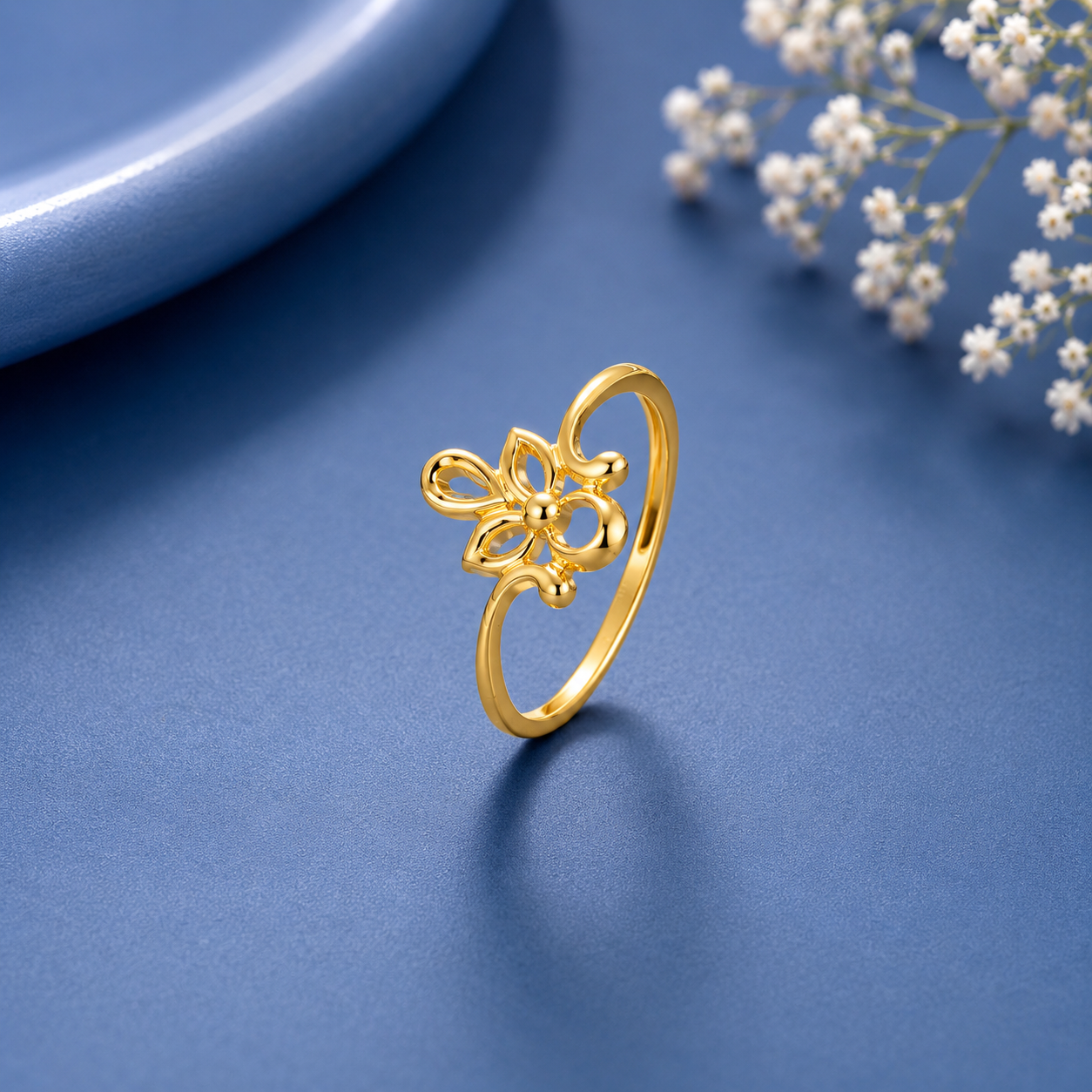 Delicate Petal Charm Gold Ring