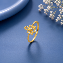 Delicate Petal Charm Gold Ring