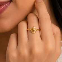 Delicate Petal Charm Gold Ring