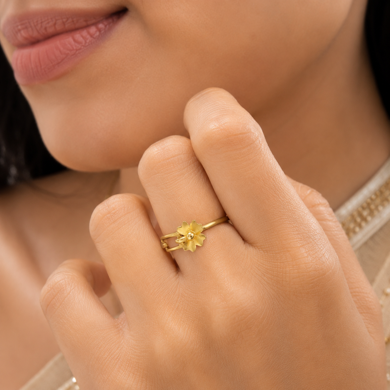 Charming Blossom Glow Gold Ring