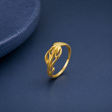 Graceful Vine Leaf Gold Ring