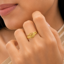 Graceful Vine Leaf Gold Ring
