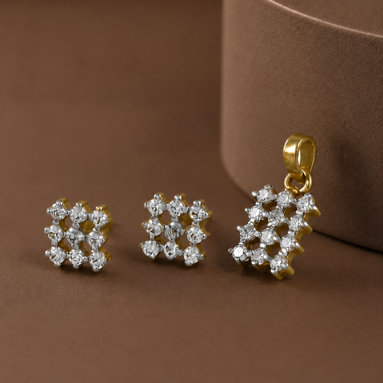 Twinkling Blossom Gold Pendant Set
