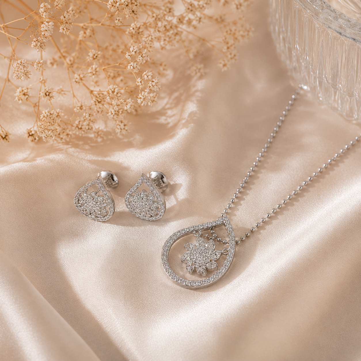 Snowflake Grace Silver Pendant Set
