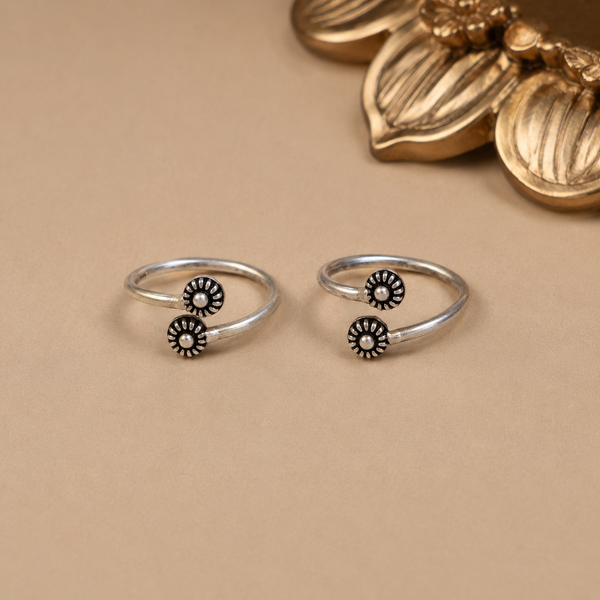Navya Twin Petals Silver Toe Rings