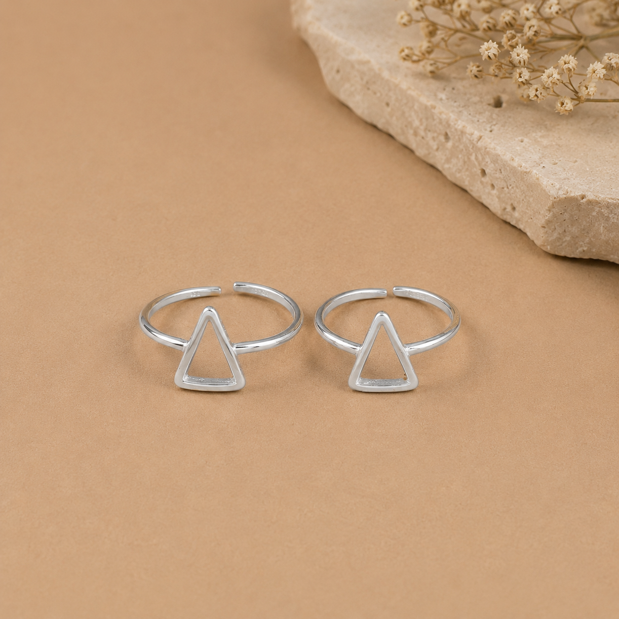 Aanya Triangle Charm Silver Toe Rings