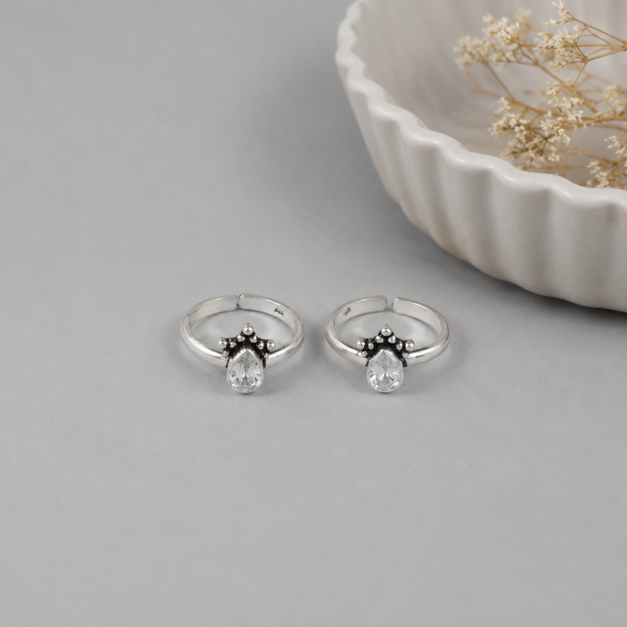 Meher Elegant Drop Silver Toe Rings