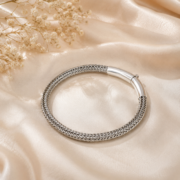 Urvi Chain Silver Bracelet