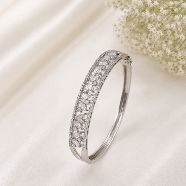 Glimmer Leaf Silver Bracelet