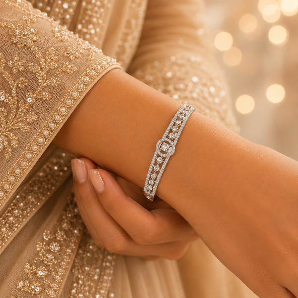 Vanya Heart Glow Silver  Bracelet