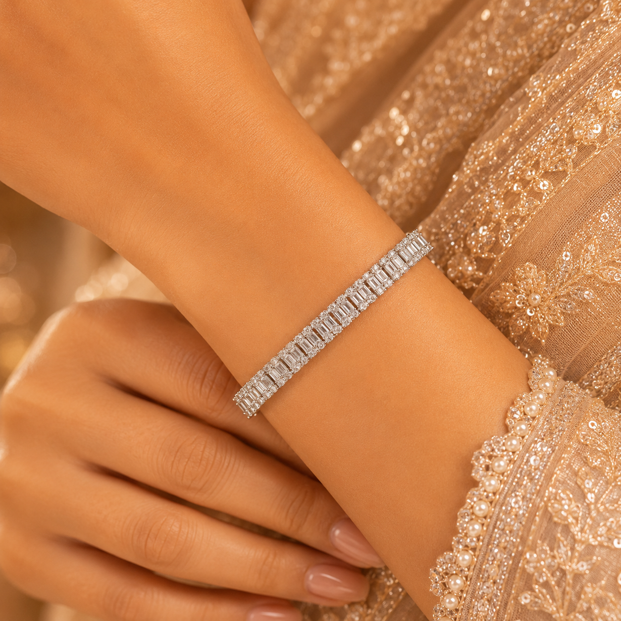 Saanvi Luxe Link  Silver Bracelet