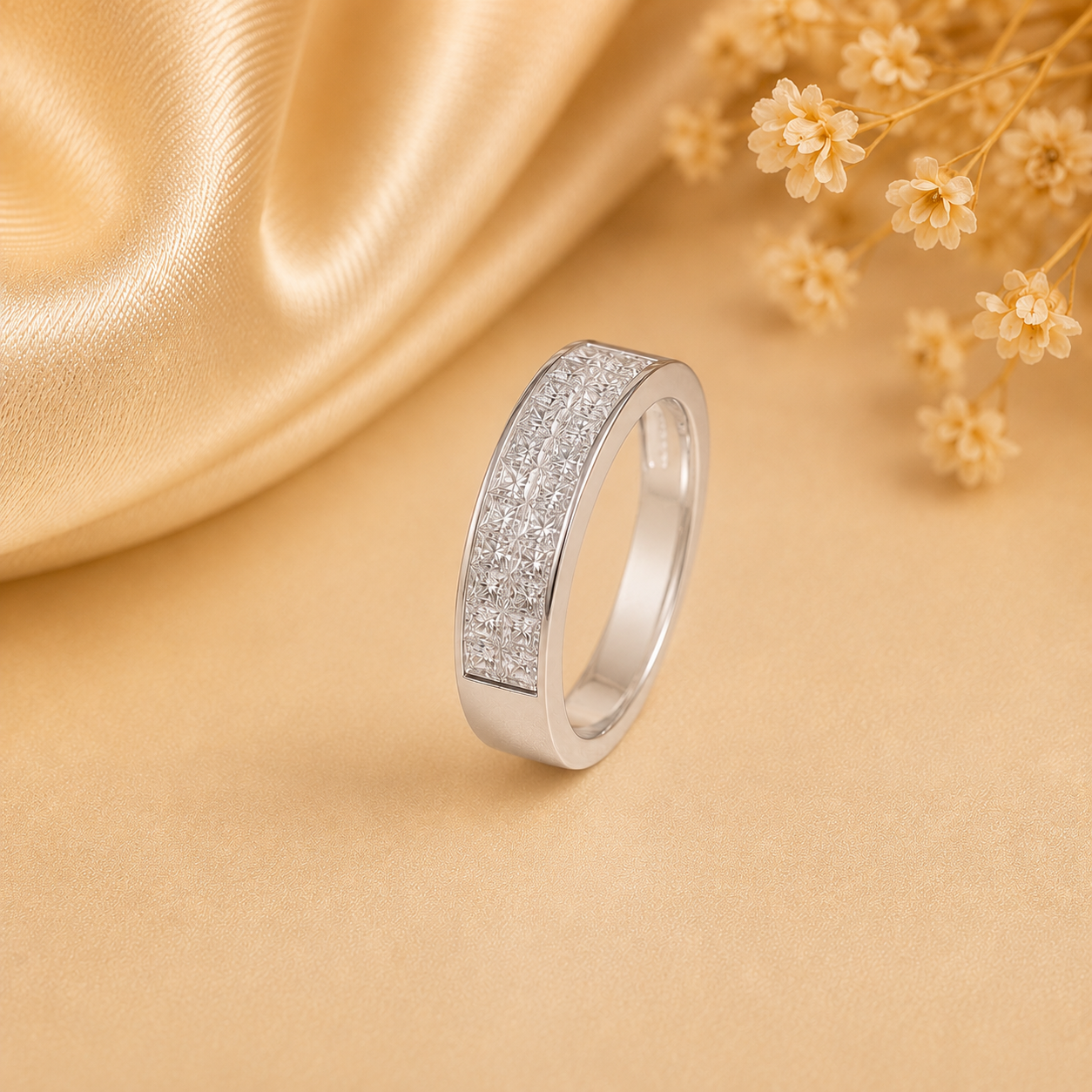 Ira Luxe Glow Diamond Band