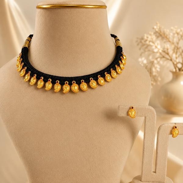 Anika Black Paisley Gold Necklace Set