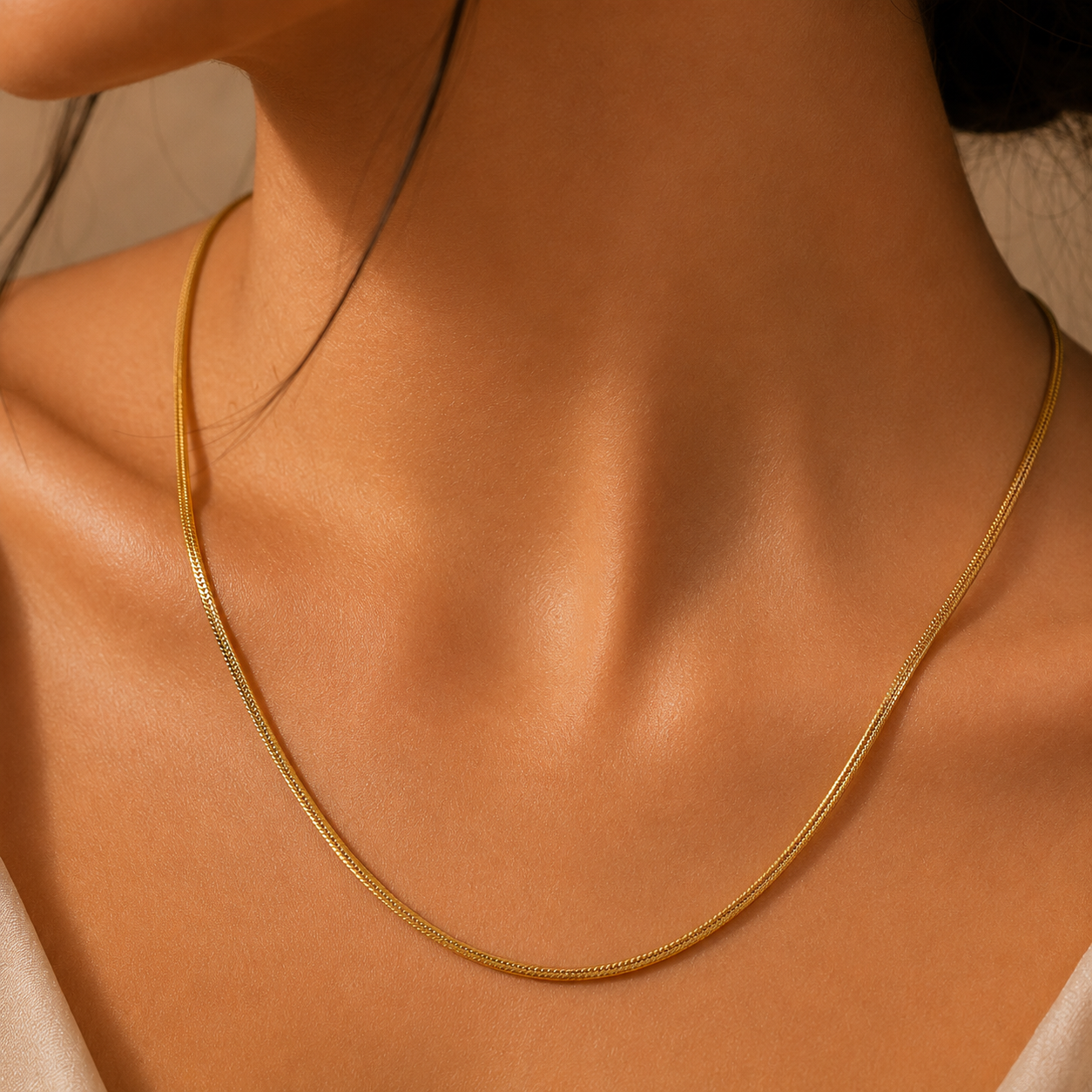 Navira Elegant Serene Gold Chain