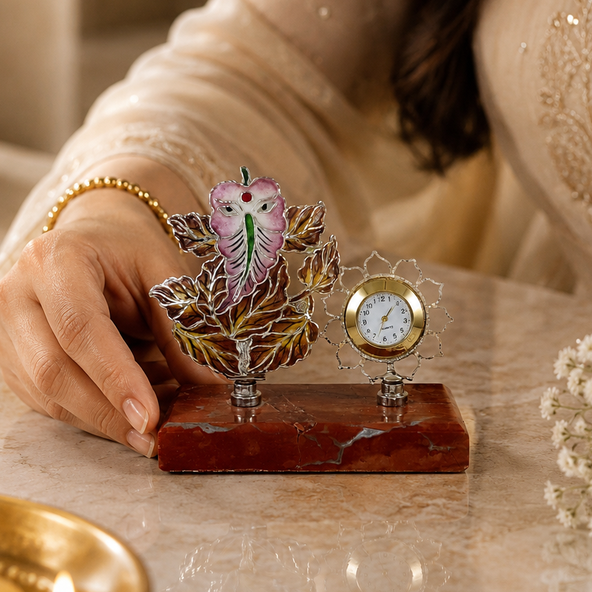 Leaf Ganesha   Silver Table Clock