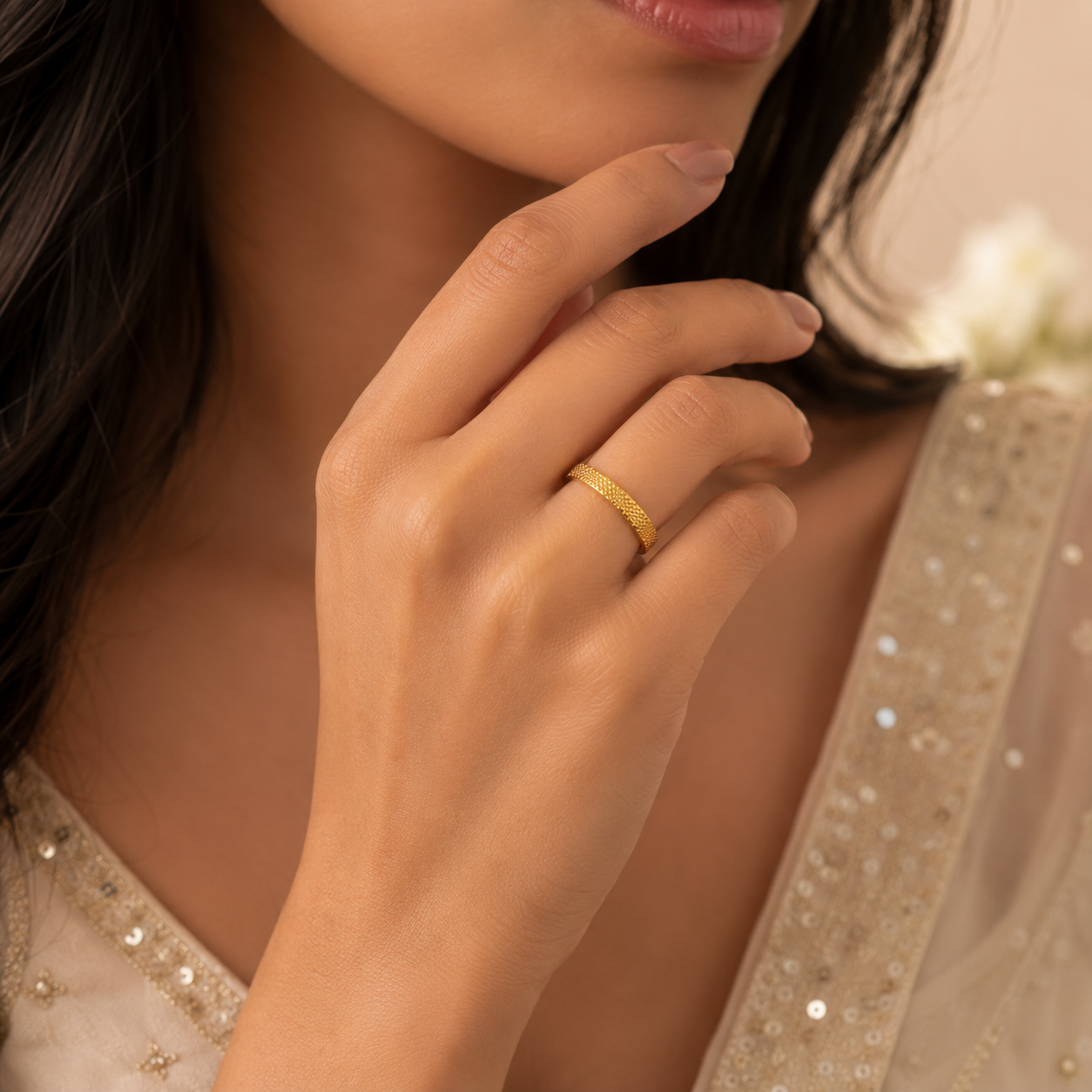 Vanya Luxe Hammered Gold Ring