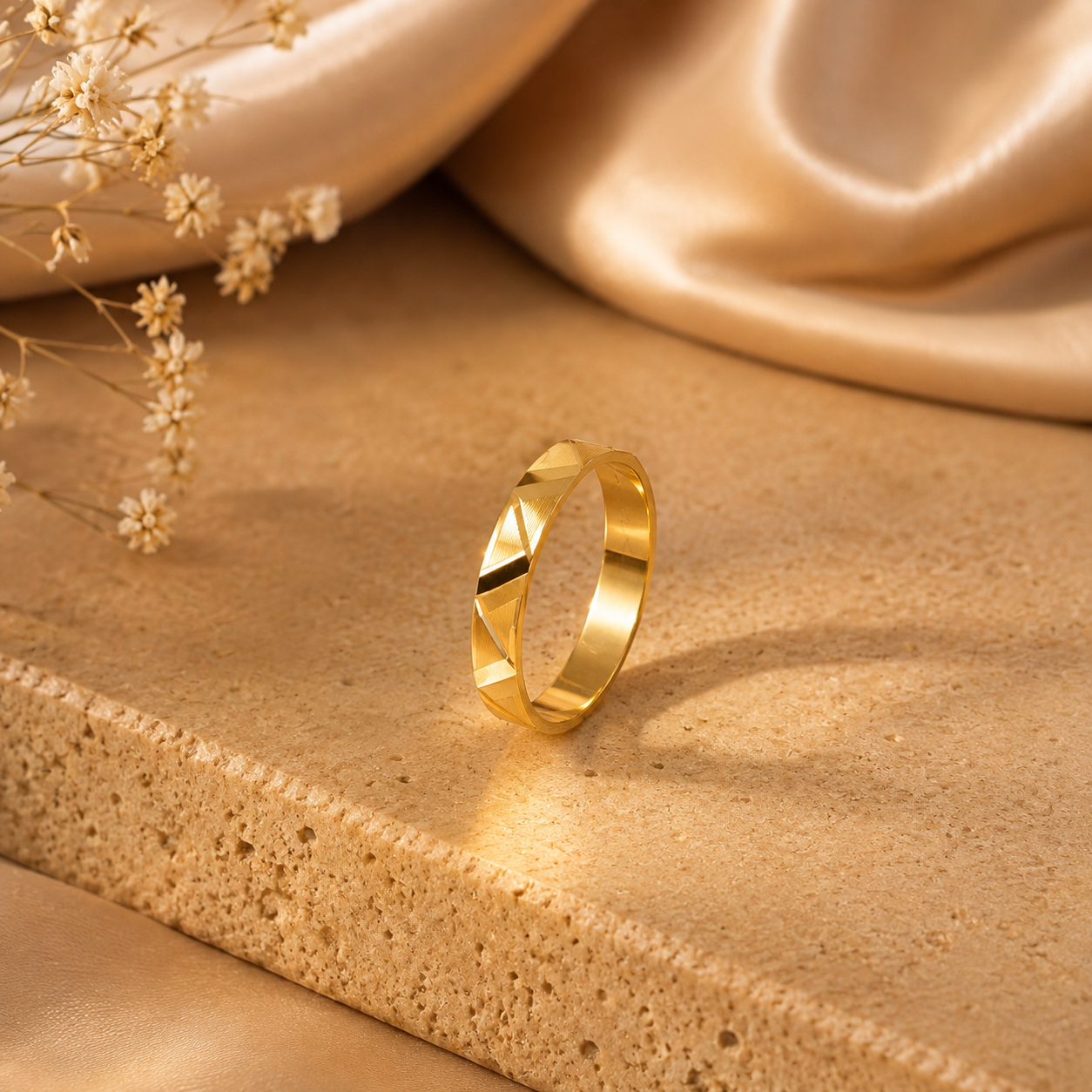 Zara Geometric Gold Band Ring