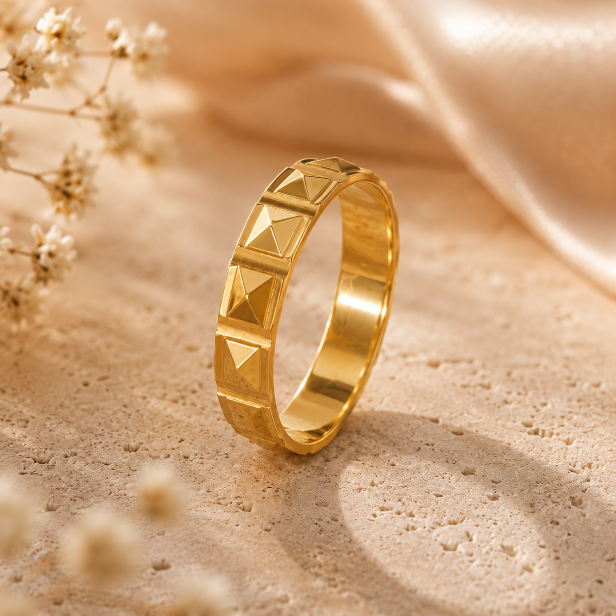 Aurevia Pyramid Gold Band Ring
