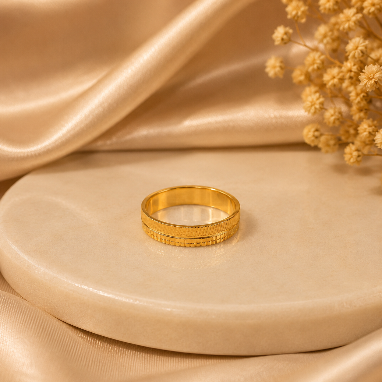 Elina Ribbed Gold Band Ring