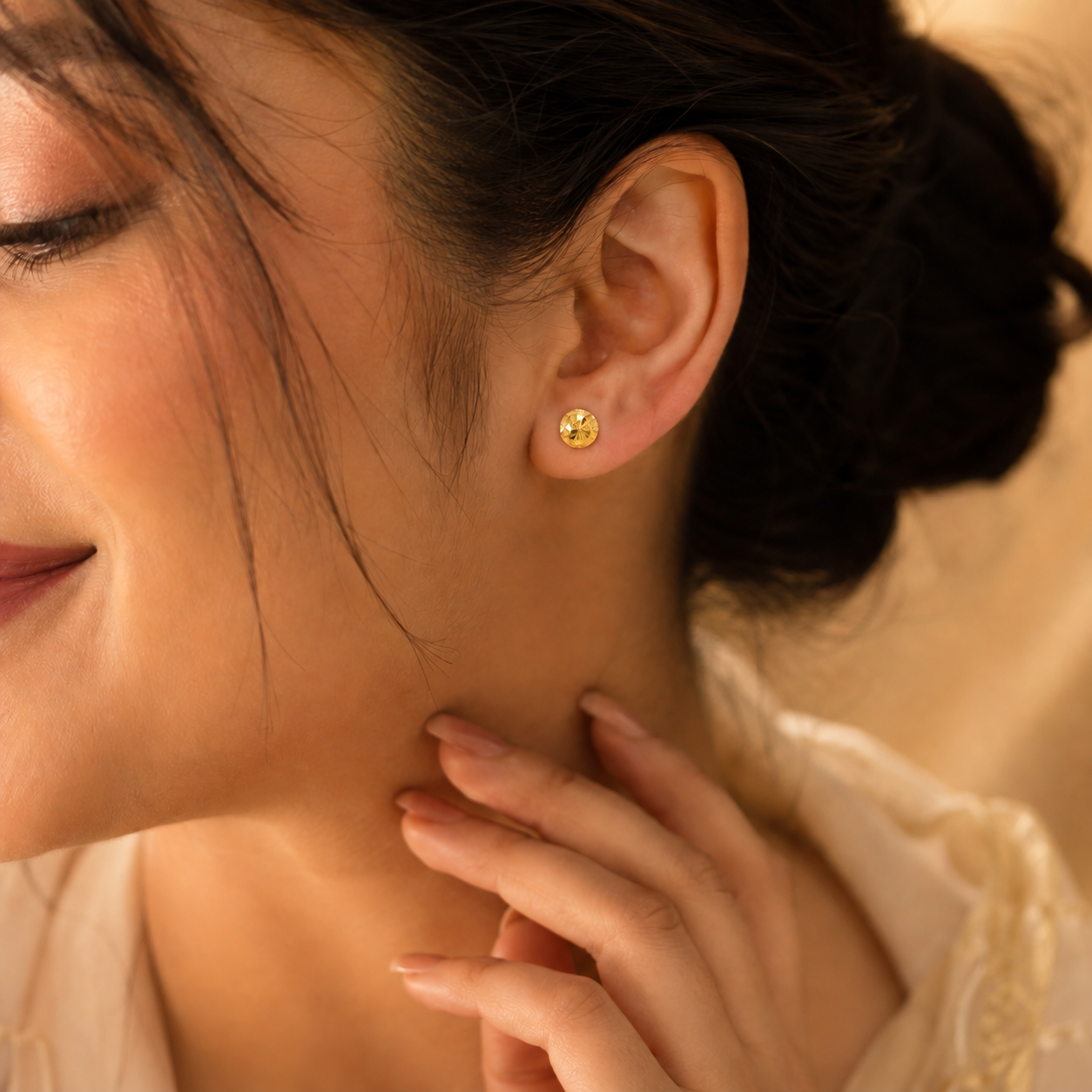 Tanvi Radiant Gold Earrings