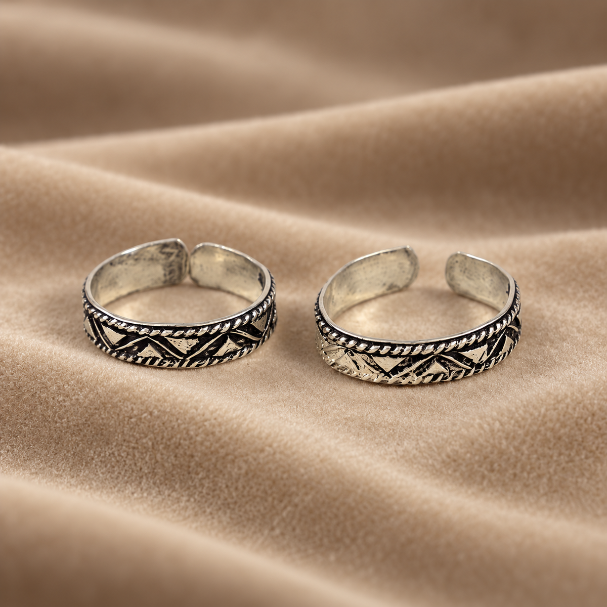 Ahana Leaf Band Silver Toe Rings