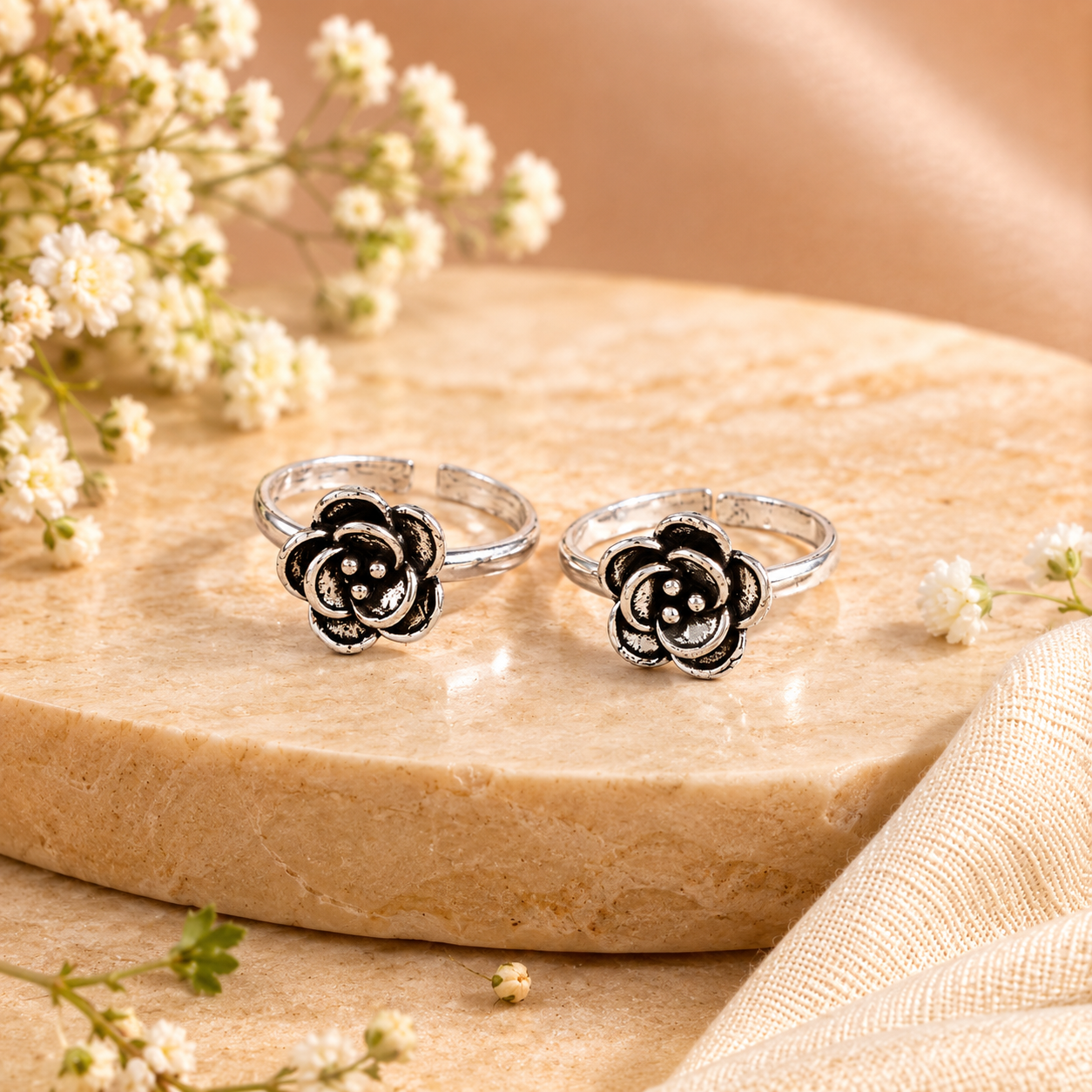 Kiyana Black Rose Silver Toe Rings