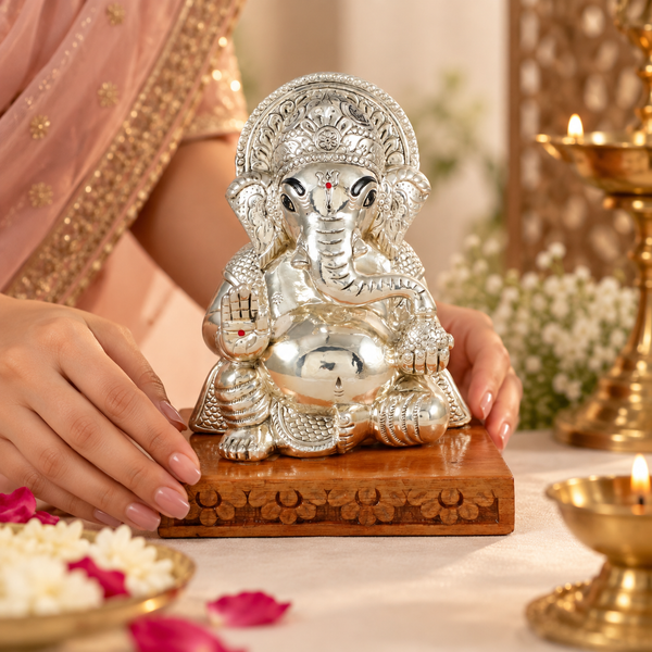 Prasannavadan Lambodar Silver Idol