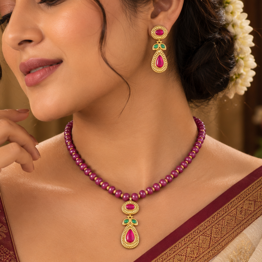 Anaya Teardrop Gold Pendant Set