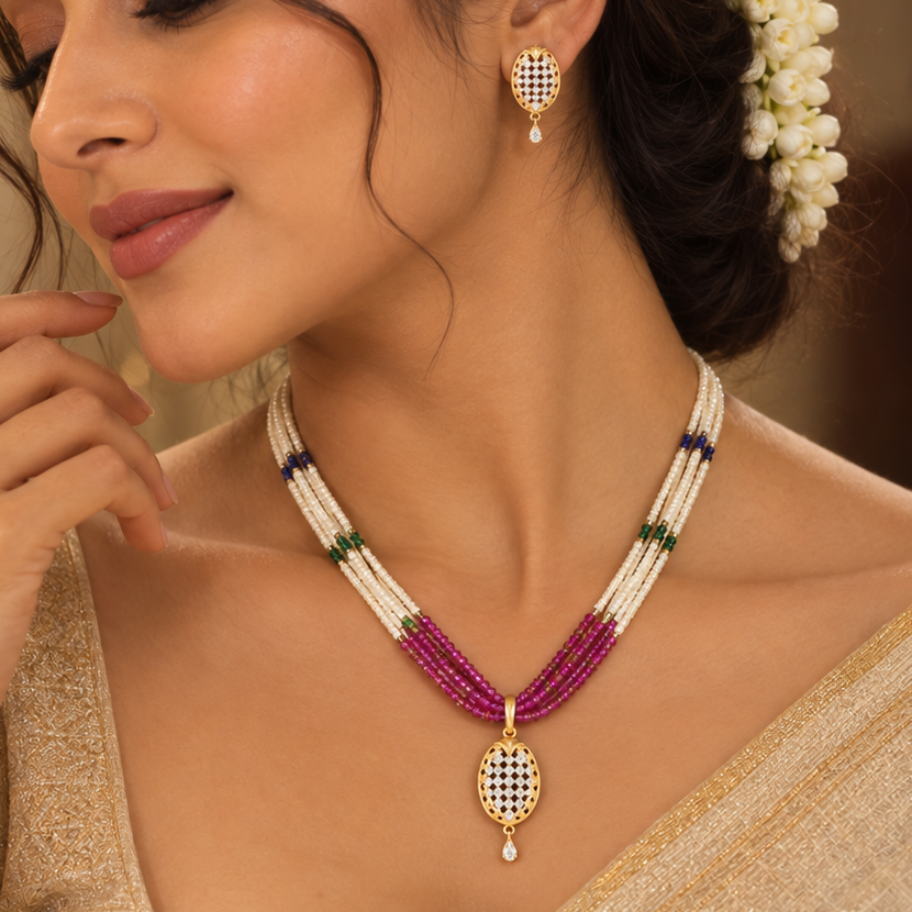 Kritika Oval Shaped Shimmering Gold Pendant Set